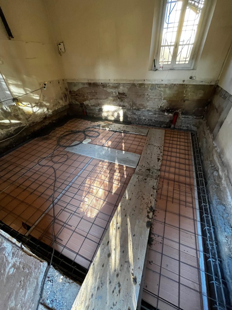 Posa rete elettrosaldata per massetto