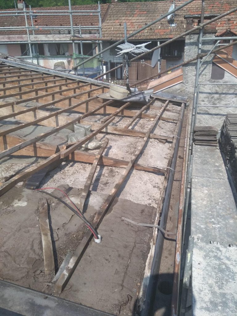 Rifacimento tetto con nuova copertura